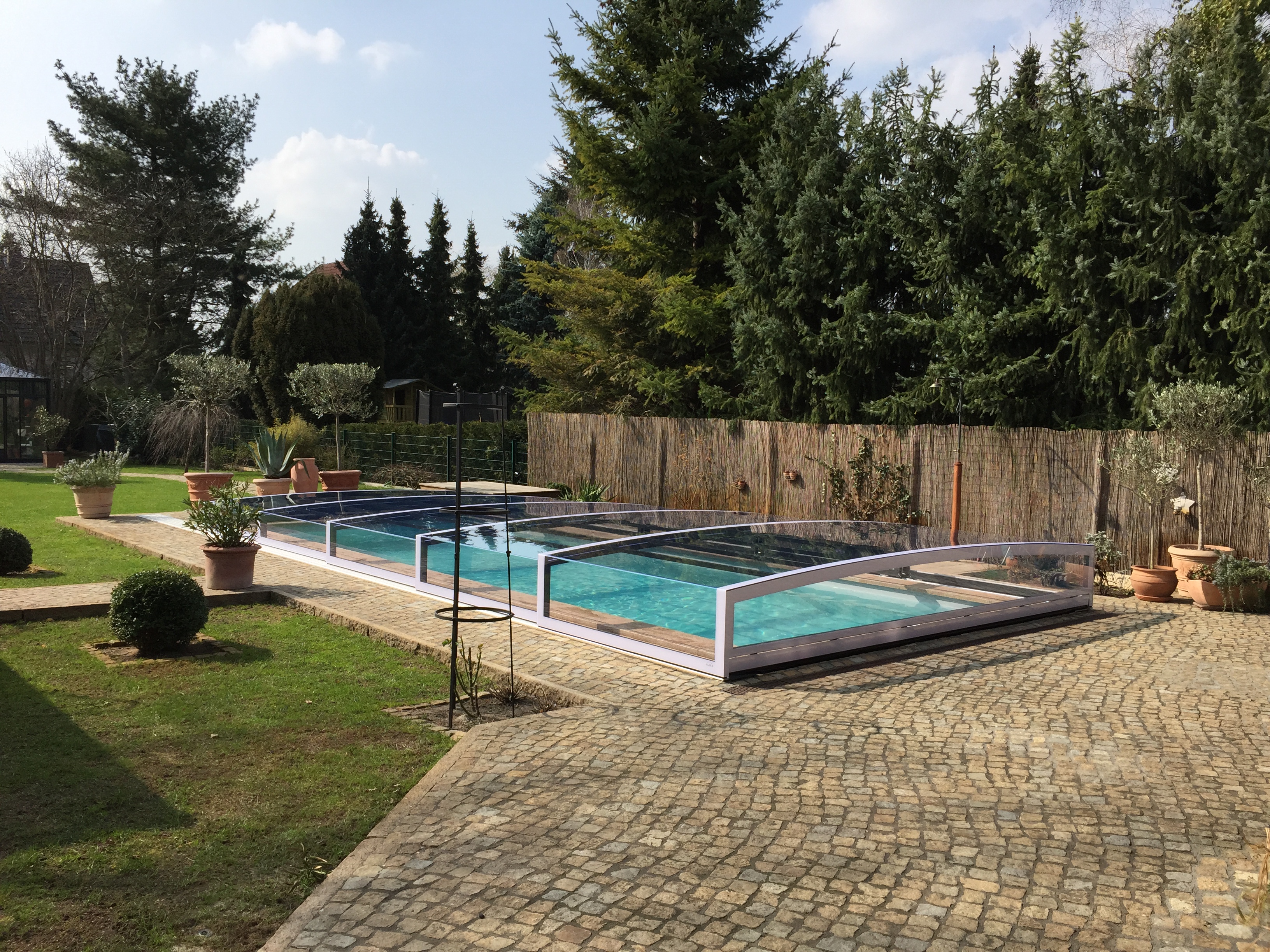 AURA E1 - Poolüberdachung